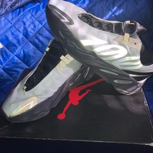 Yeezy 700 size 13
